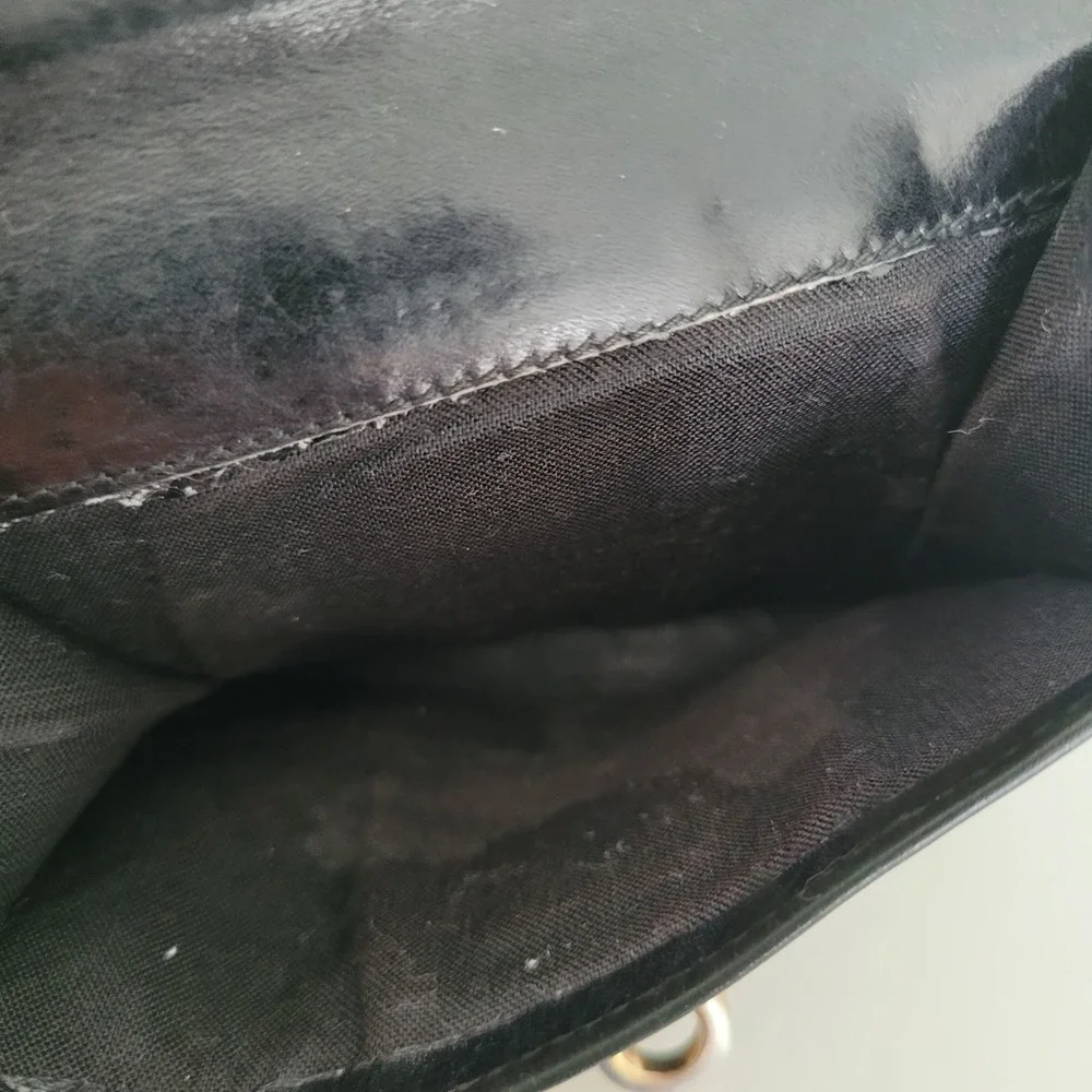 Salvatore Ferragamo Black Leather Gancini Bifold Wallet Vintage 224059 Italy